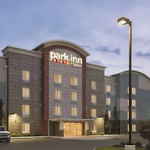 Park By Radisson, Airport North, Ab Gasthof YYC