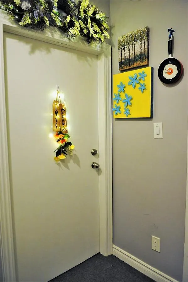 Dream Catcher Travel House Toronto 2*,